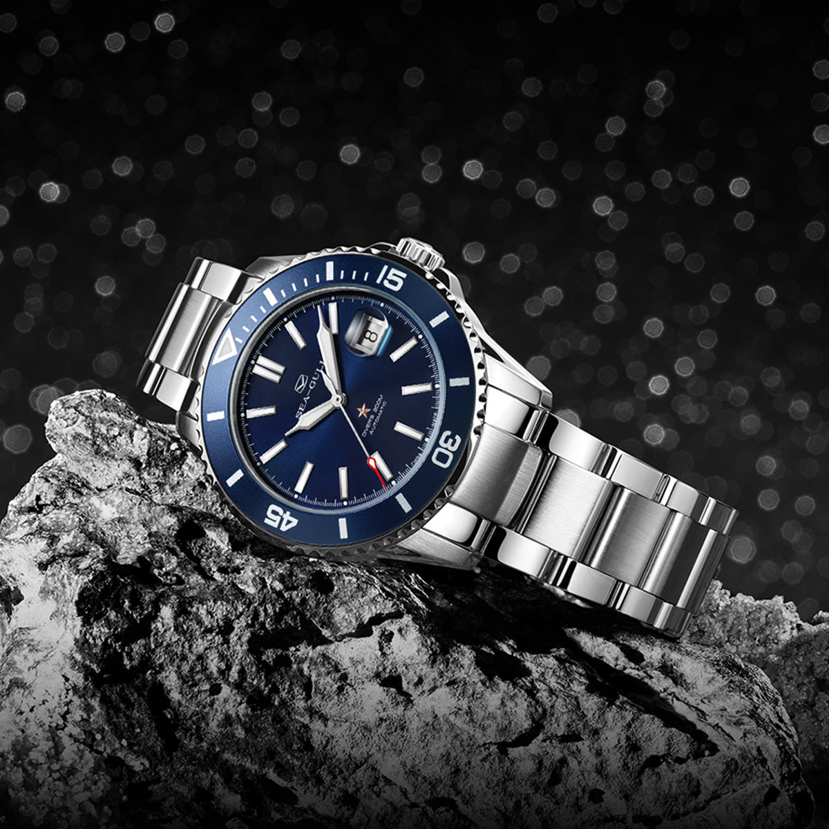 Ocean Series 200m Waterproof Magnified Date Window Dive Watch 44mm
